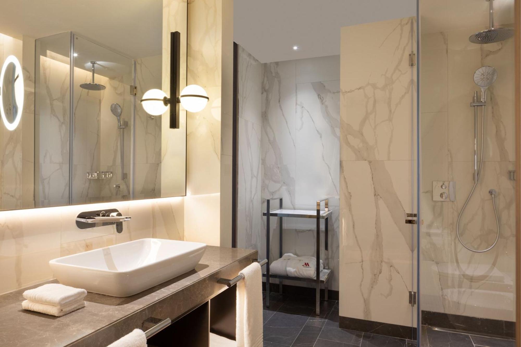 Tirana Marriott Hotel Екстериор снимка