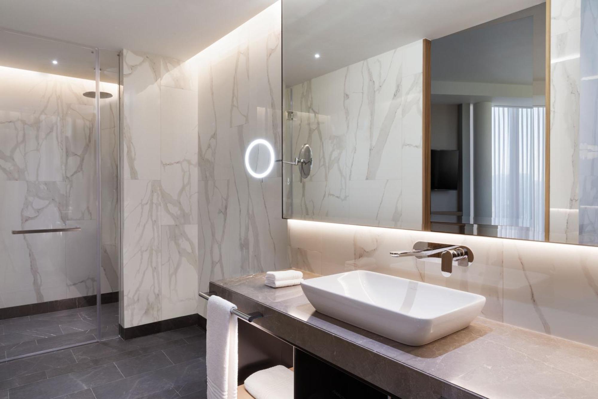 Tirana Marriott Hotel Екстериор снимка